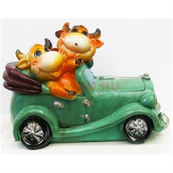 Фигурка из полистоуна (SS-49) Быки в машине Символ 2021 года 48 шт/кор - фото 154101
