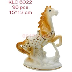 Лошадь гарцует из фарфора (KLC-6022) высота 15 см символ 2026 года - фото 221542