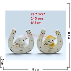 Барашек из фарфора с сердечком (6727) символ 2027 года 8x8 см - фото 229864