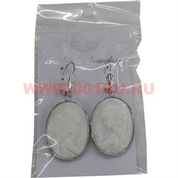 Серьги "Девушка" с металлической огранкой белые - фото 70789