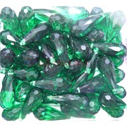 Кабошоны 10x20 граненые капли из зеленого стекла