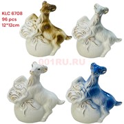 Барашек козочка с подарком из фарфора (6708) символ 2027 года длина 12x12 см