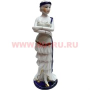 Девушка с повязкой из фарфора (20 см высота)